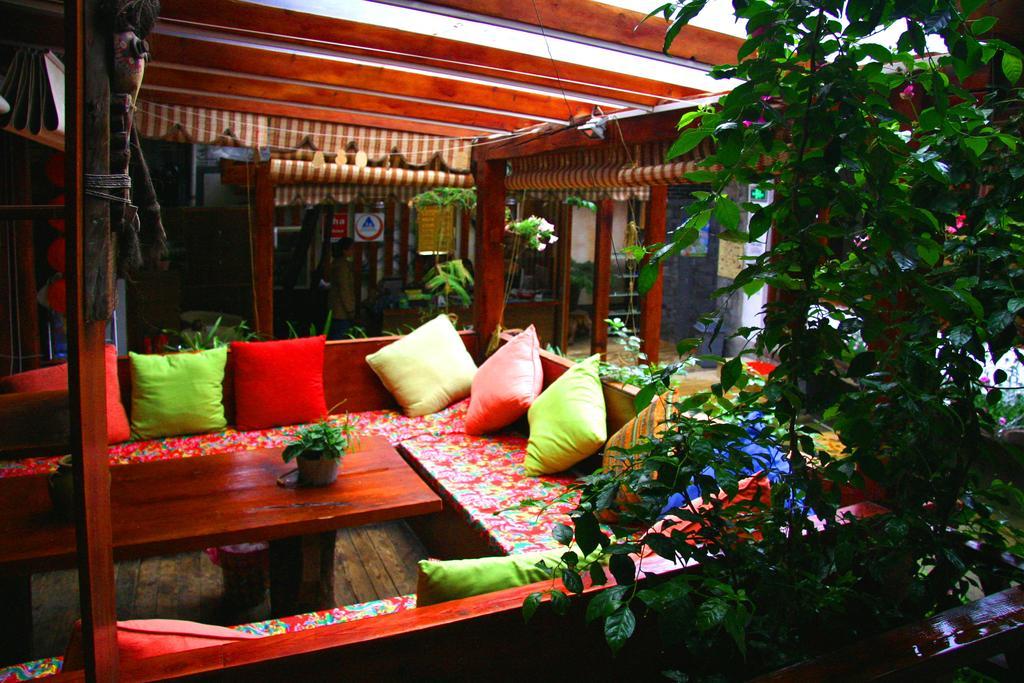 Lao Shay Youth Hostel Lijiang Lijiang  Bagian luar foto