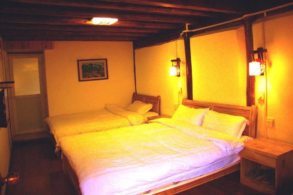 Lao Shay Youth Hostel Lijiang Lijiang  Bagian luar foto